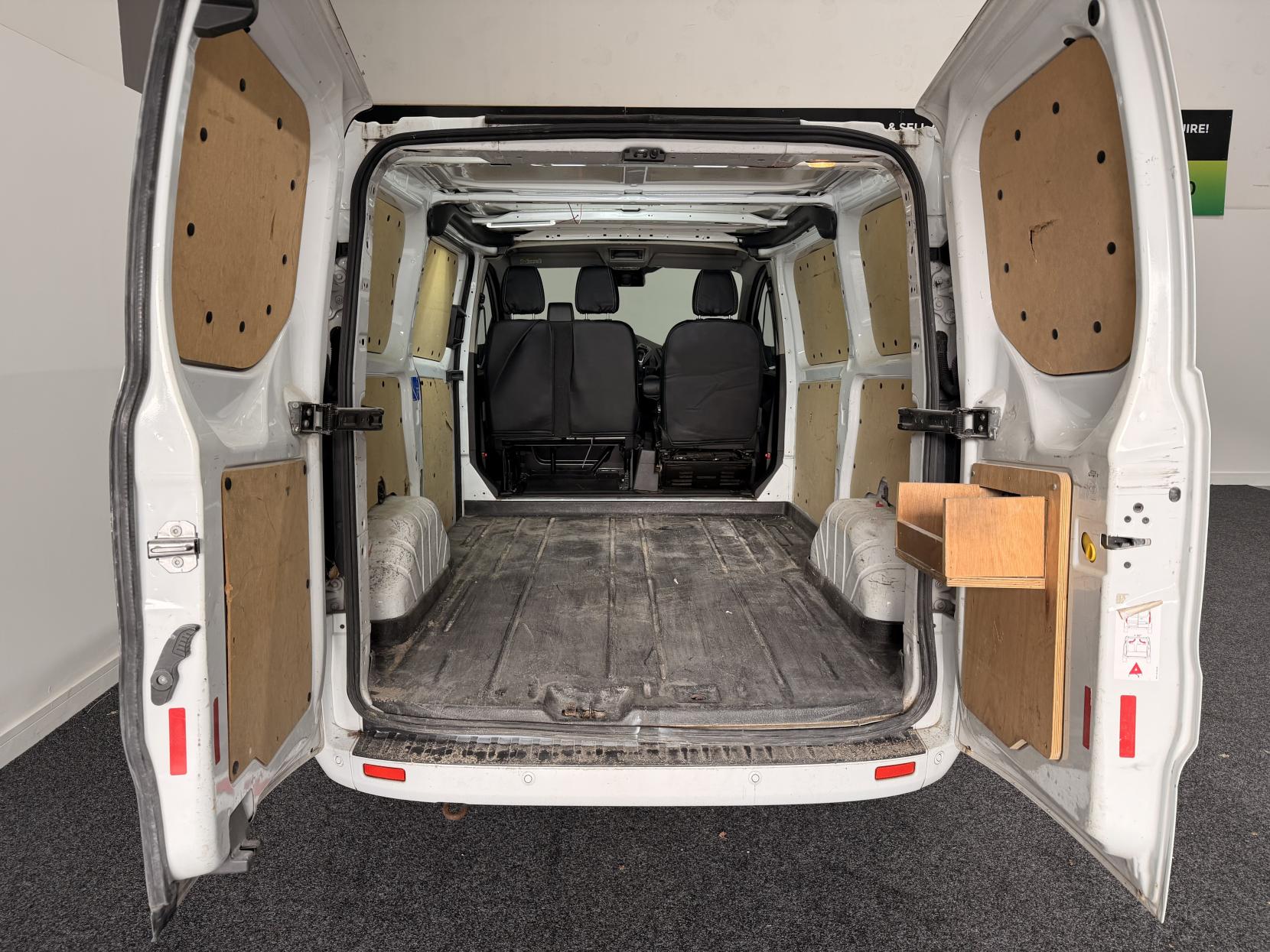 Ford Transit Custom 2.0 TDCi 290 Limited Panel Van 5dr Diesel Automatic L1 H1 (157 g/km, 128 bhp)