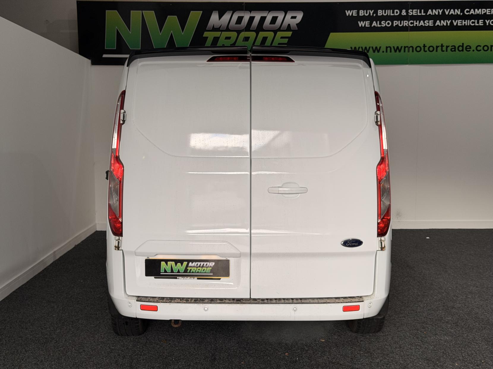 Ford Transit Custom 2.0 TDCi 290 Limited Panel Van 5dr Diesel Automatic L1 H1 (157 g/km, 128 bhp)