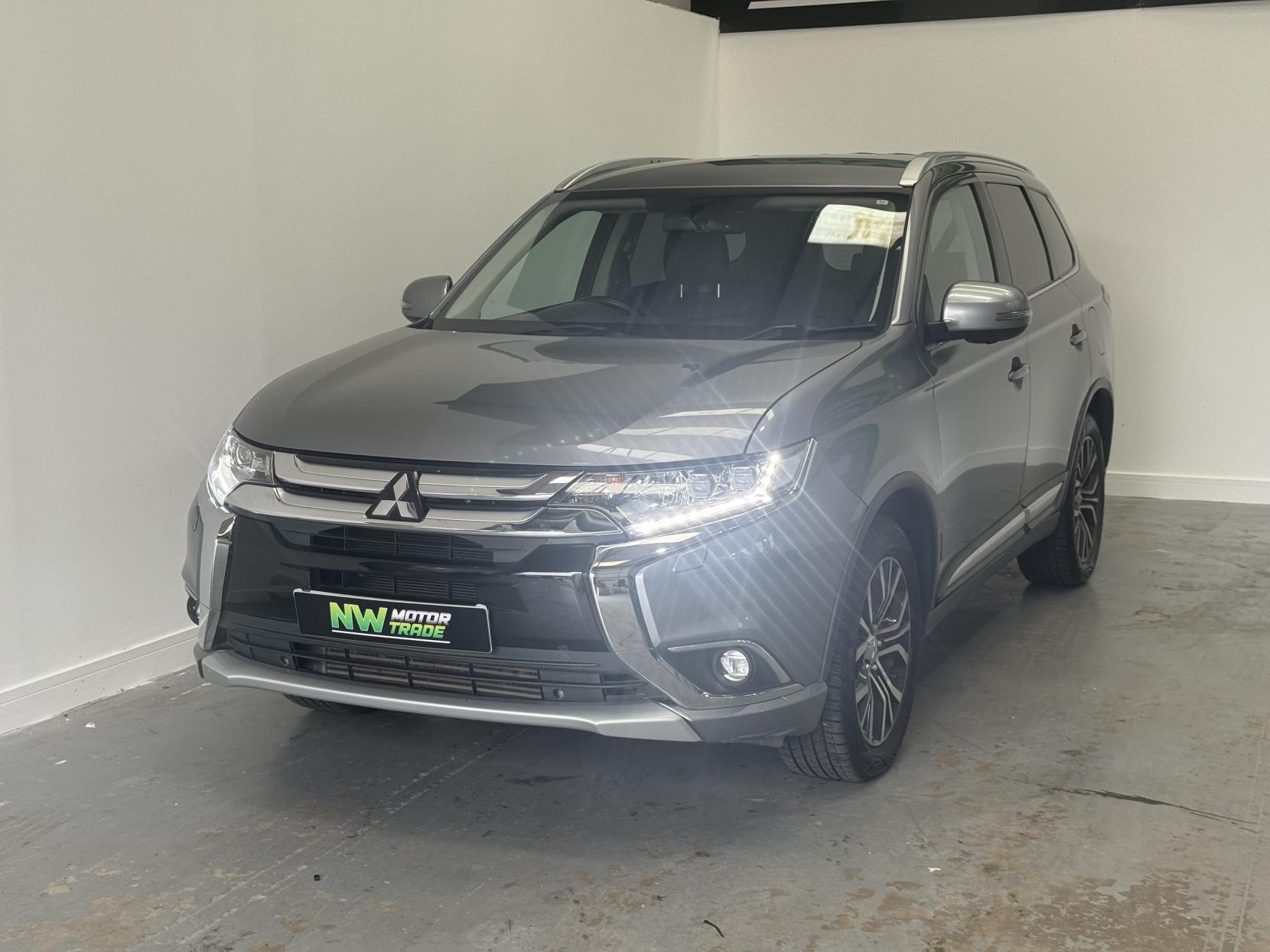 Mitsubishi Outlander 2.2 DI-D 4 SUV 5dr Diesel Auto 4WD Euro 6 (147 ps)