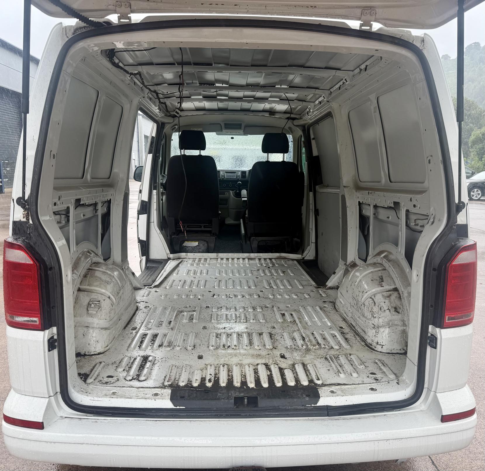Volkswagen Transporter 2.0 TDI T32 BlueMotion Tech Startline Panel Van 5dr Diesel Manual 4Motion LWB Euro 6 (s/s) (150 ps)