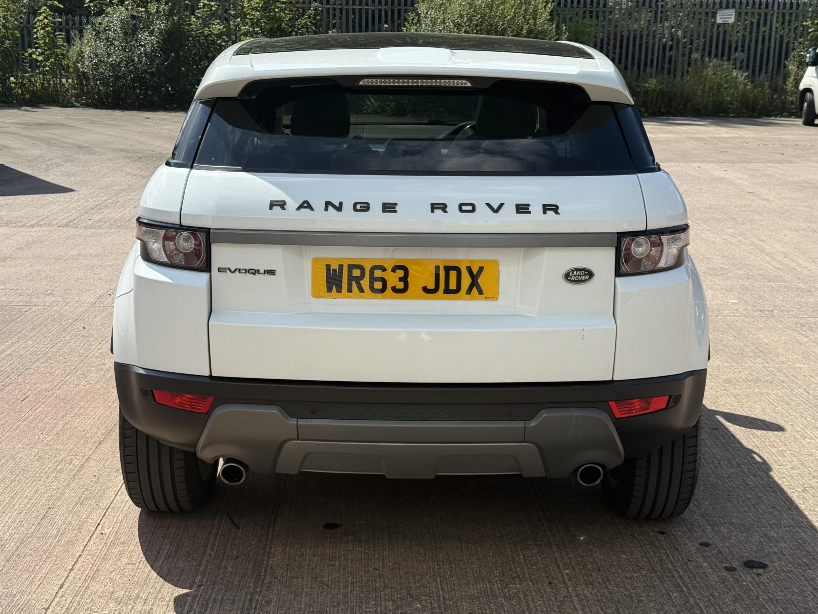 Land Rover Range Rover Evoque 2.2 SD4 Pure Tech SUV 5dr Diesel Manual 4WD Euro 5 (s/s) (190 ps)