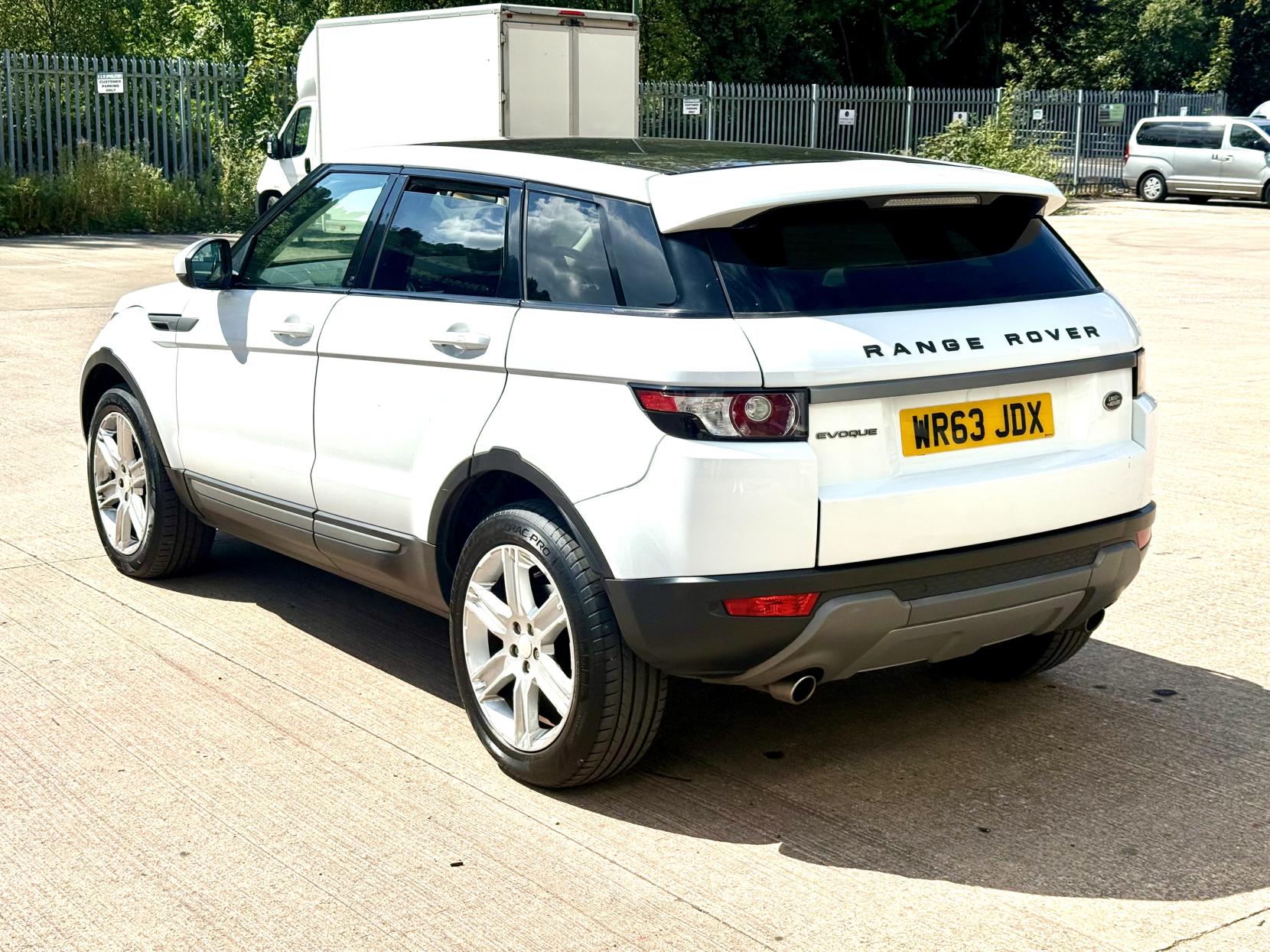 Land Rover Range Rover Evoque 2.2 SD4 Pure Tech SUV 5dr Diesel Manual 4WD Euro 5 (s/s) (190 ps)