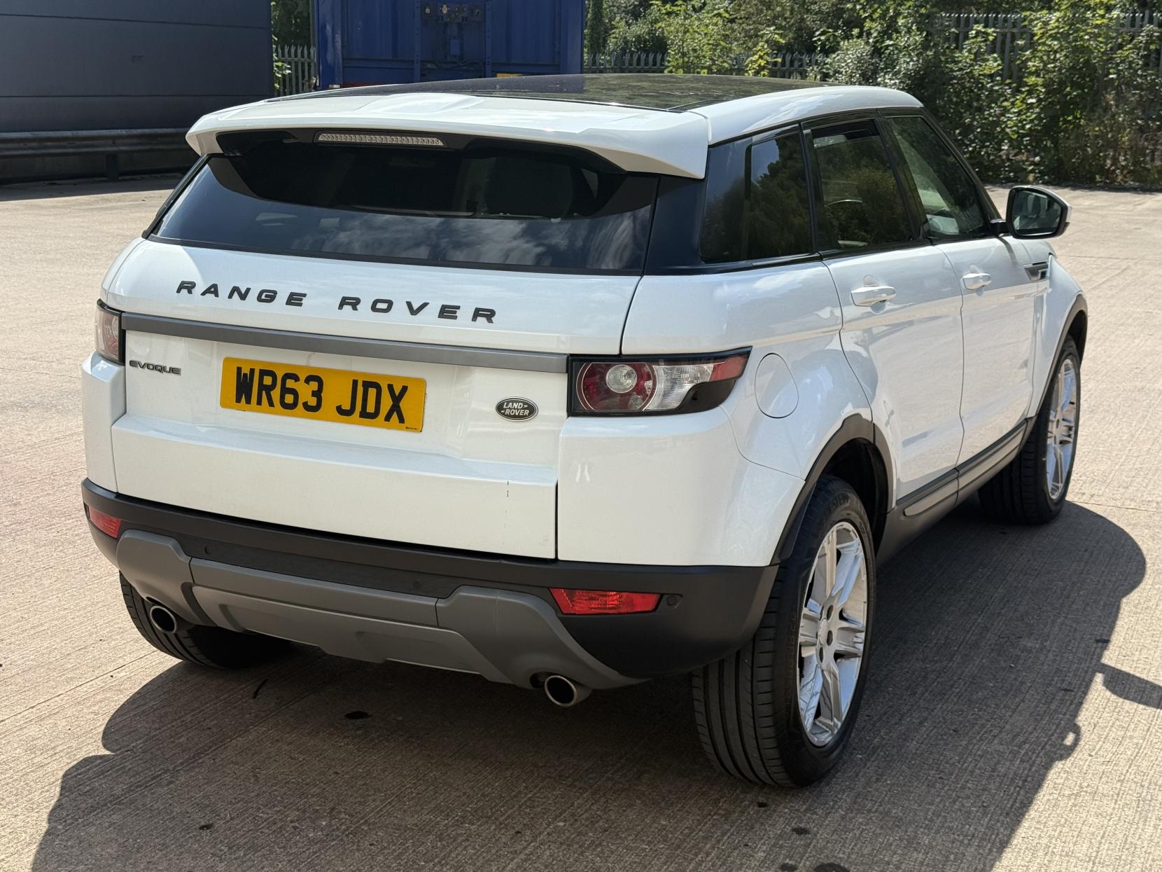 Land Rover Range Rover Evoque 2.2 SD4 Pure Tech SUV 5dr Diesel Manual 4WD Euro 5 (s/s) (190 ps)