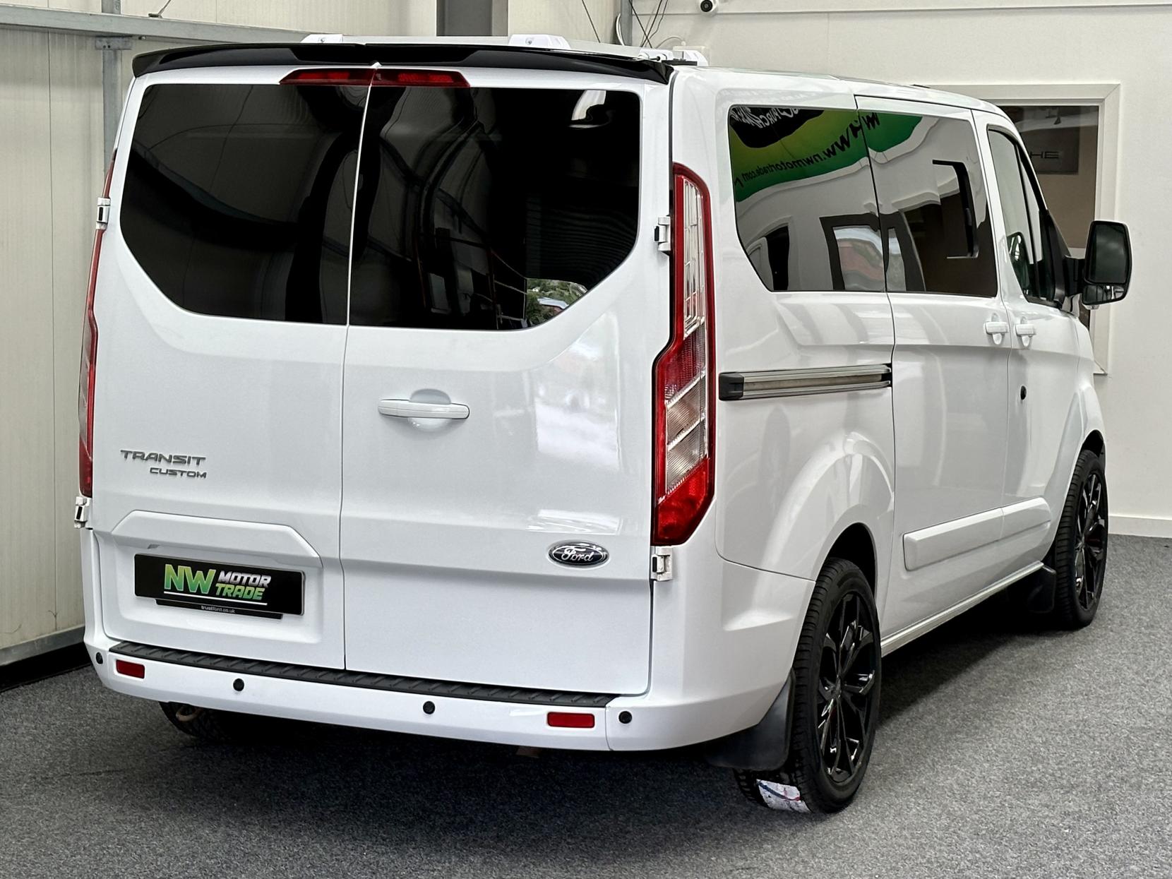 Ford Transit Custom Camper Van Motorhome Twin Sliding Door 2.2 Camper Van Motorhome Twin Sliding Door