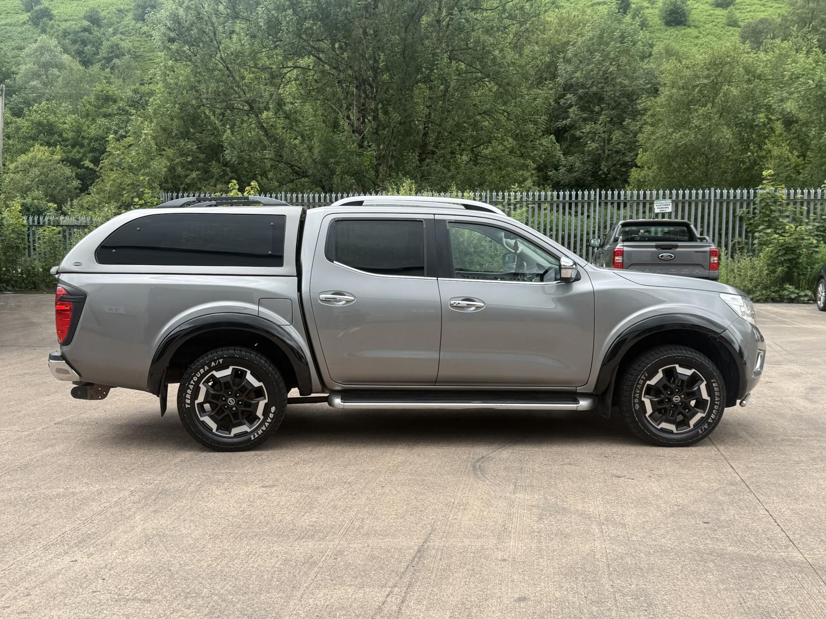 Nissan Navara 2.3 dCi Tekna Pickup Double Cab 4dr Diesel Manual 4WD Euro 6 (s/s) (190 ps)