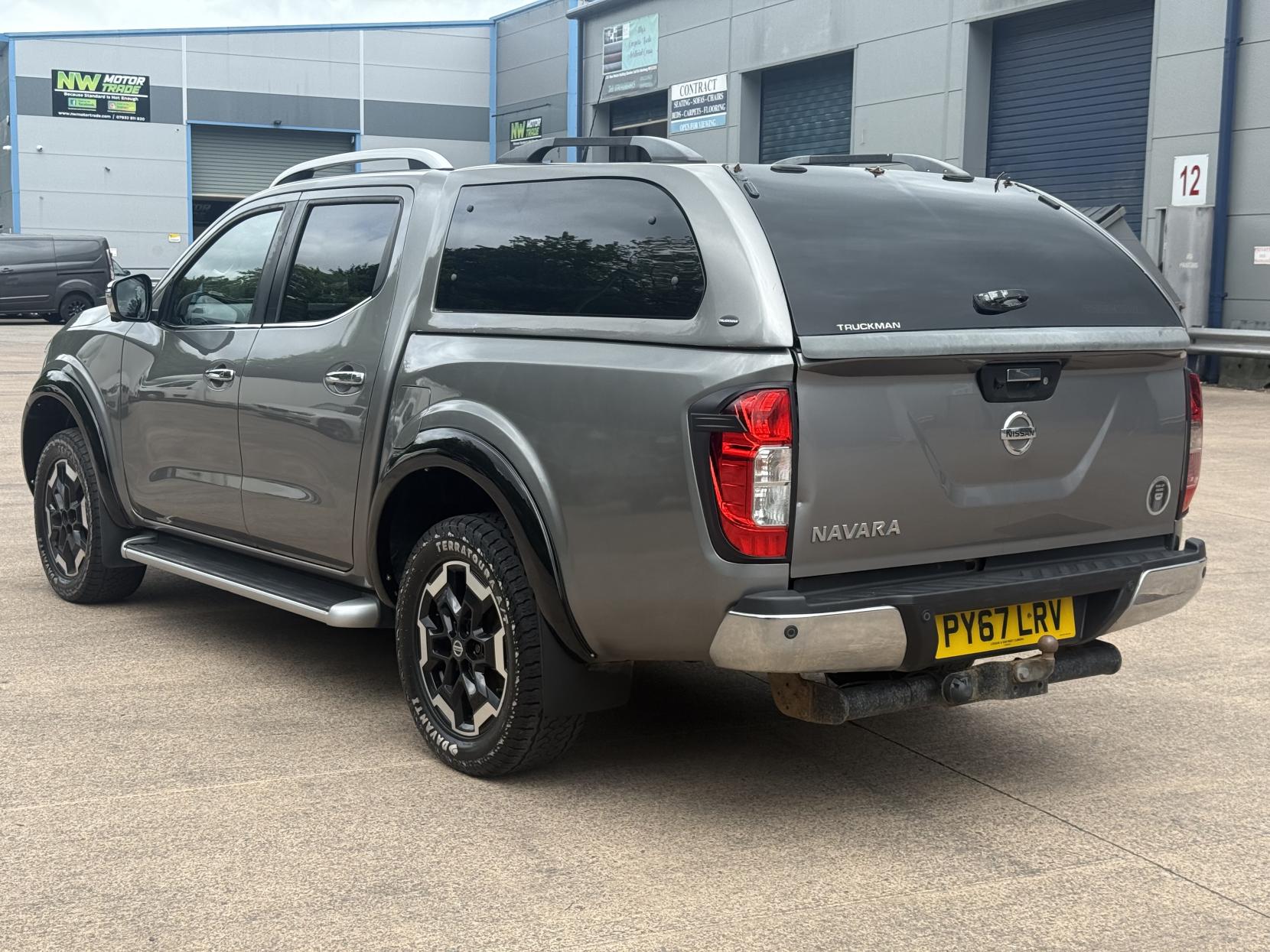 Nissan Navara 2.3 dCi Tekna Pickup Double Cab 4dr Diesel Manual 4WD Euro 6 (s/s) (190 ps)