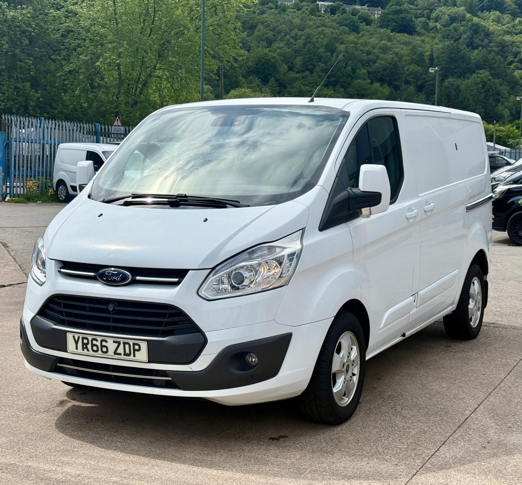 Ford Transit Custom 2.0 TDCi 270 Limited Panel Van 5dr Diesel Manual L1 H1 (163 g/km, 128 bhp)