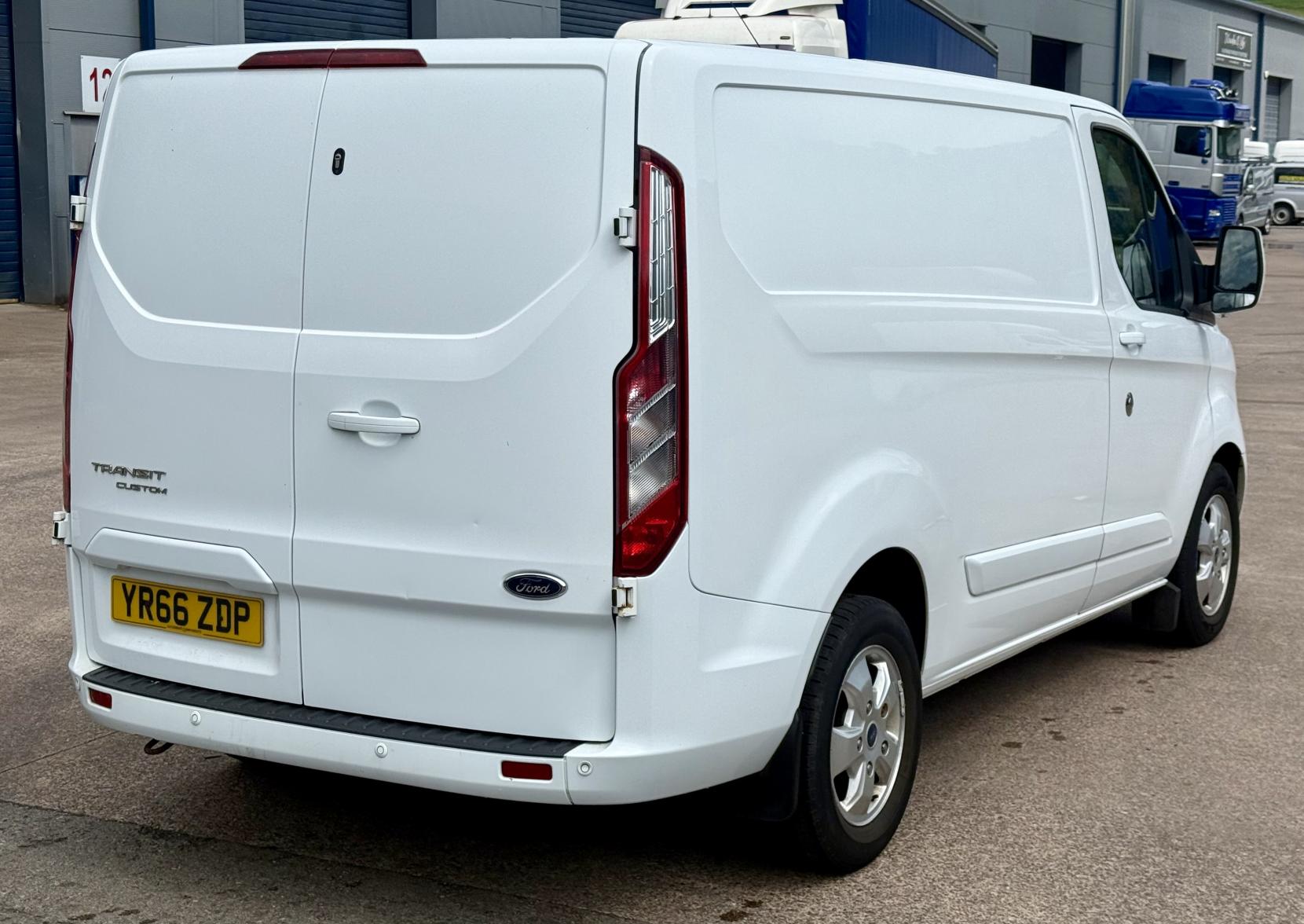 Ford Transit Custom 2.0 TDCi 270 Limited Panel Van 5dr Diesel Manual L1 H1 (163 g/km, 128 bhp)