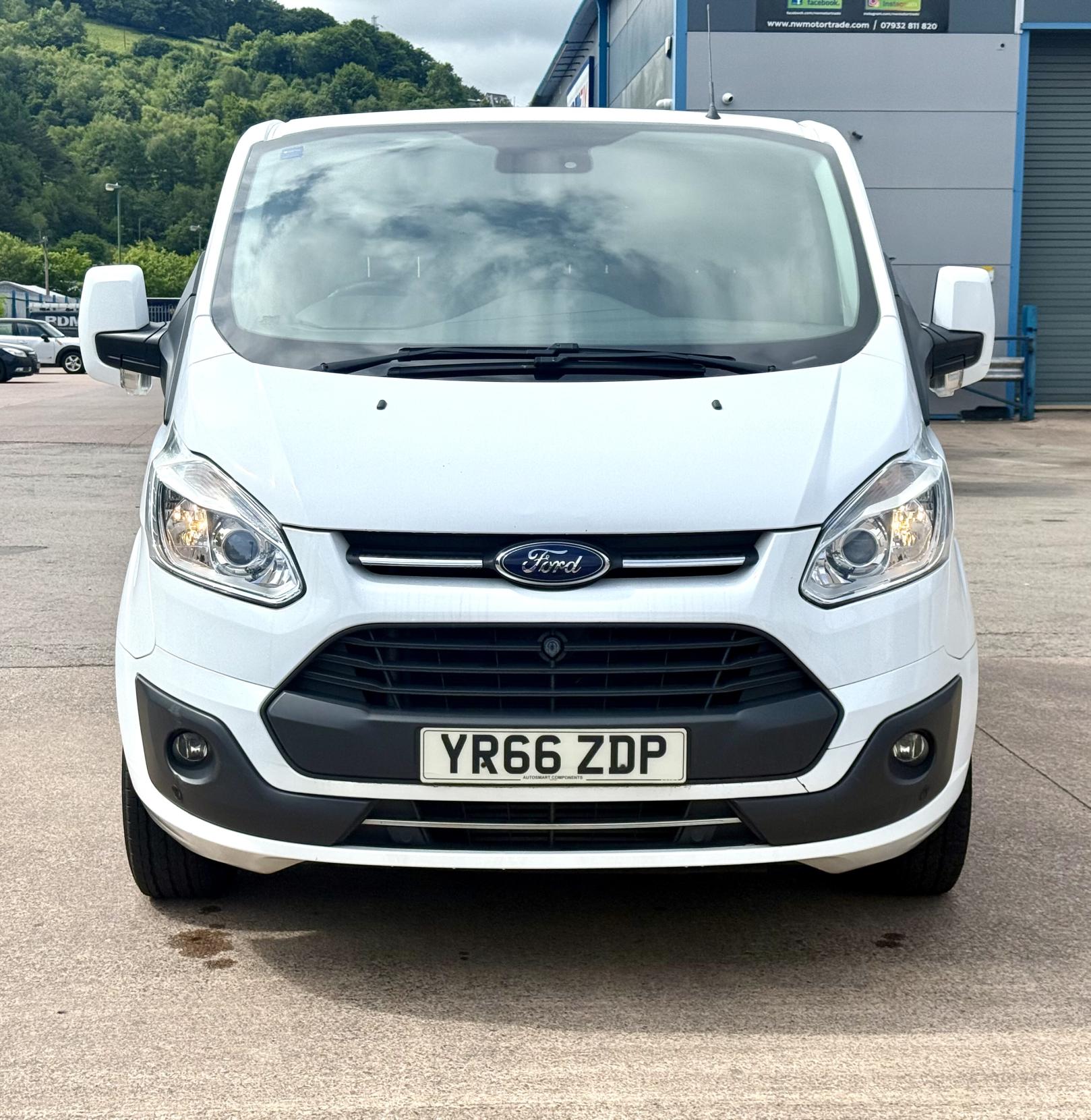 Ford Transit Custom 2.0 TDCi 270 Limited Panel Van 5dr Diesel Manual L1 H1 (163 g/km, 128 bhp)