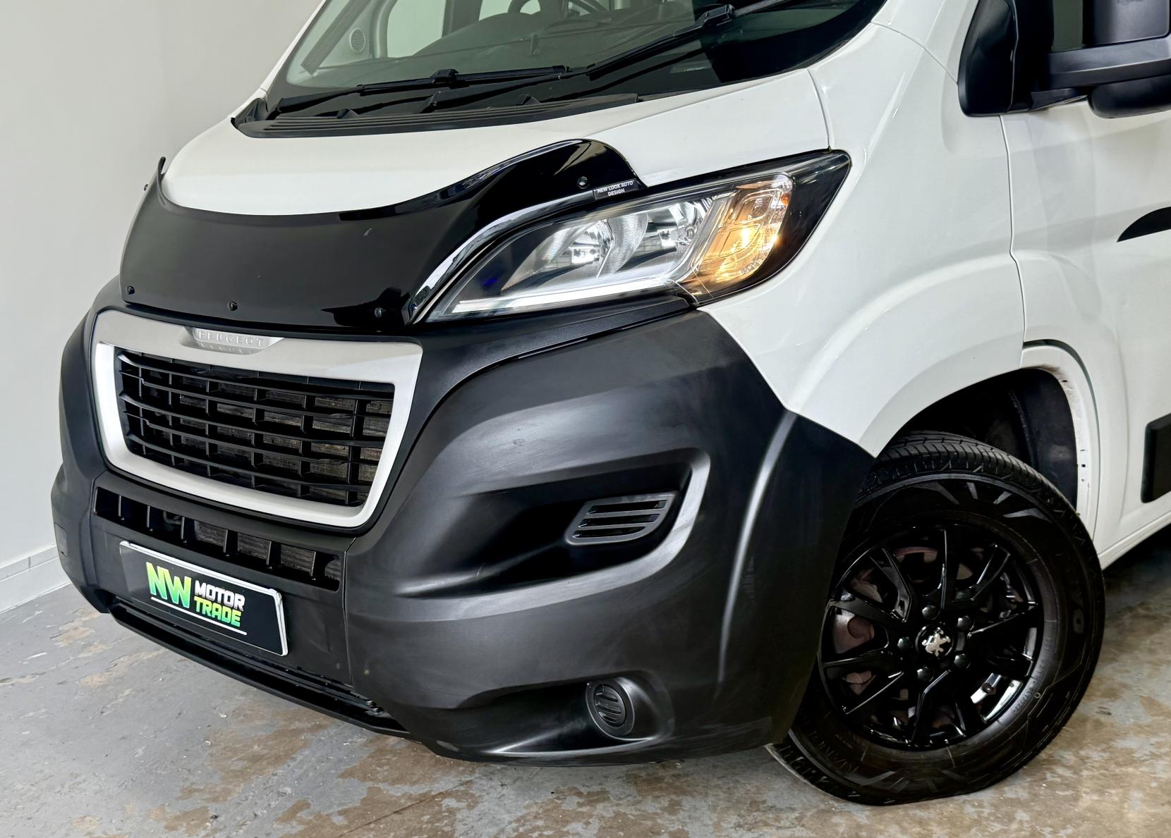 Peugeot Boxer Camper Converted Motorhome 2.2 BlueHDi 335 Professional Camper Van Motorhome Diesel Manual L3 H2 Euro 6 (s/s) (140 ps)