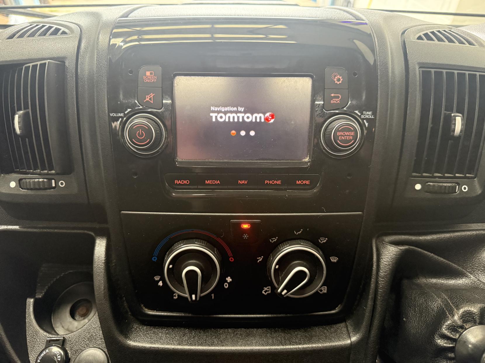 Peugeot Boxer Camper Converted Motorhome 2.2 BlueHDi 335 Professional Camper Van Motorhome Diesel Manual L3 H2 Euro 6 (s/s) (140 ps)