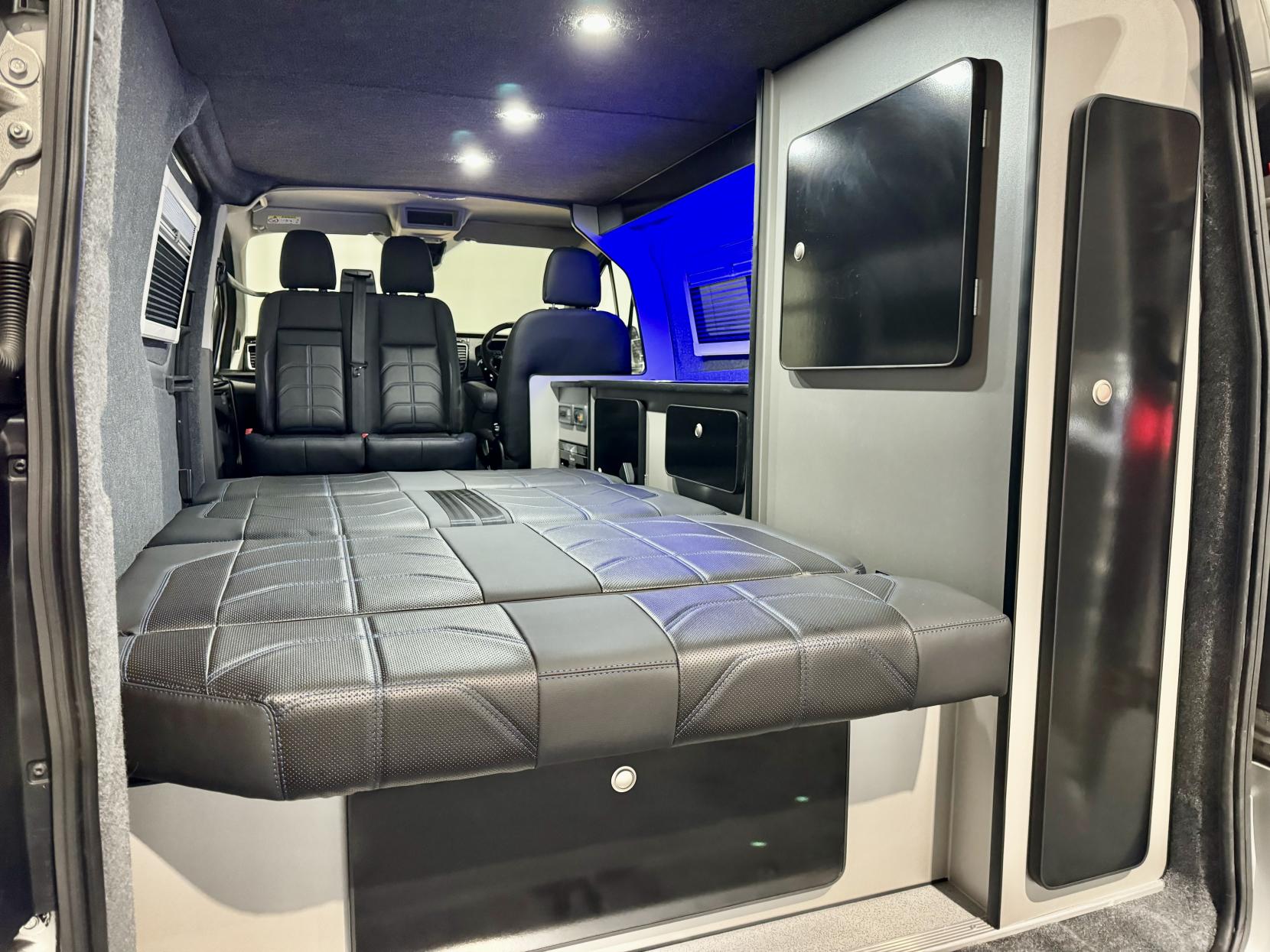 Ford Transit Custom Camper Van Motorhome 2.0 TDCi 290 Limited Camper Van Diesel Manual (157 g/km, 128 bhp)