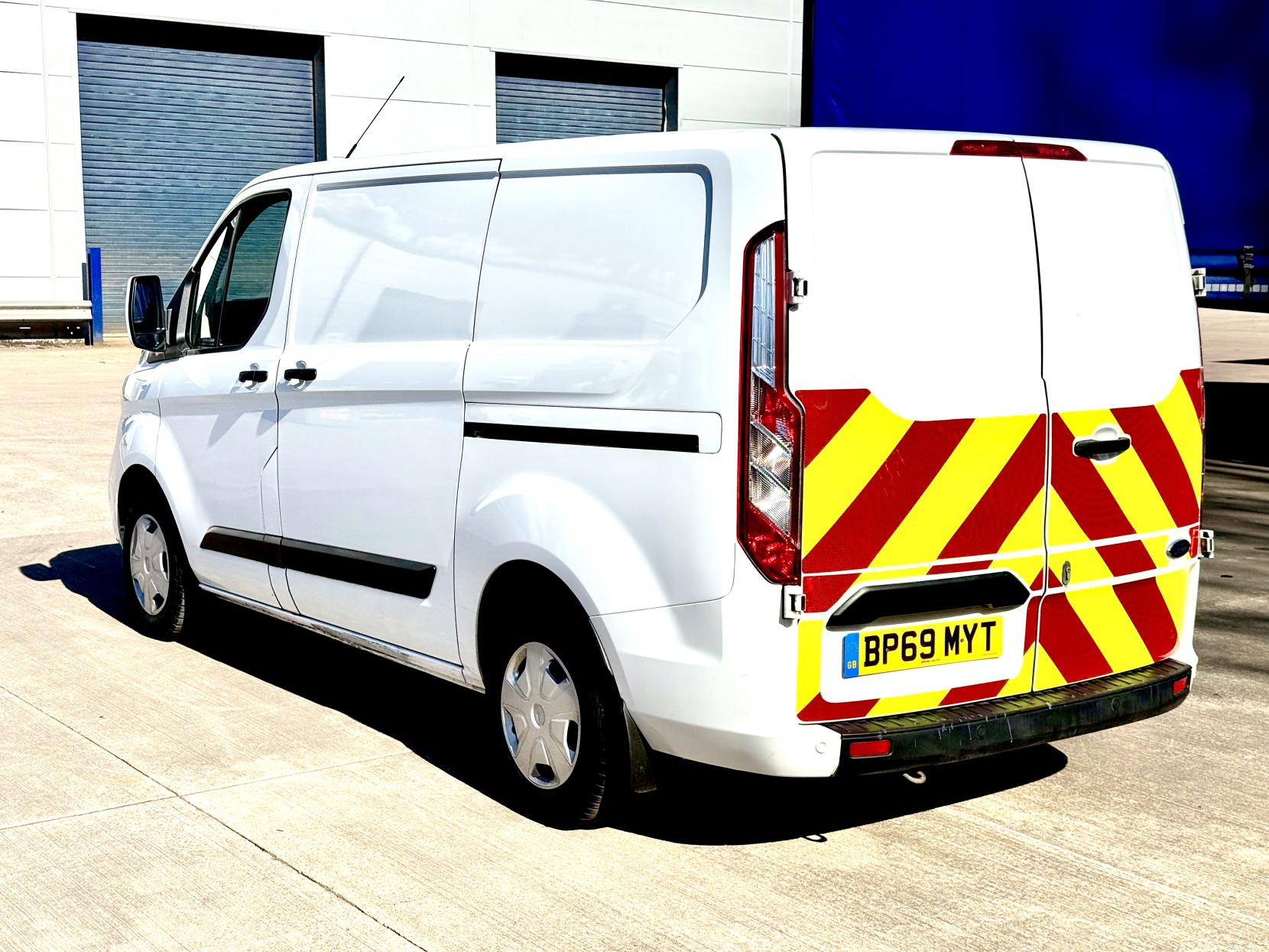 Ford Transit Custom Camper Van Converted Motorhome 2.0 300 EcoBlue Camper Van Manual L1Euro 6 (s/s)