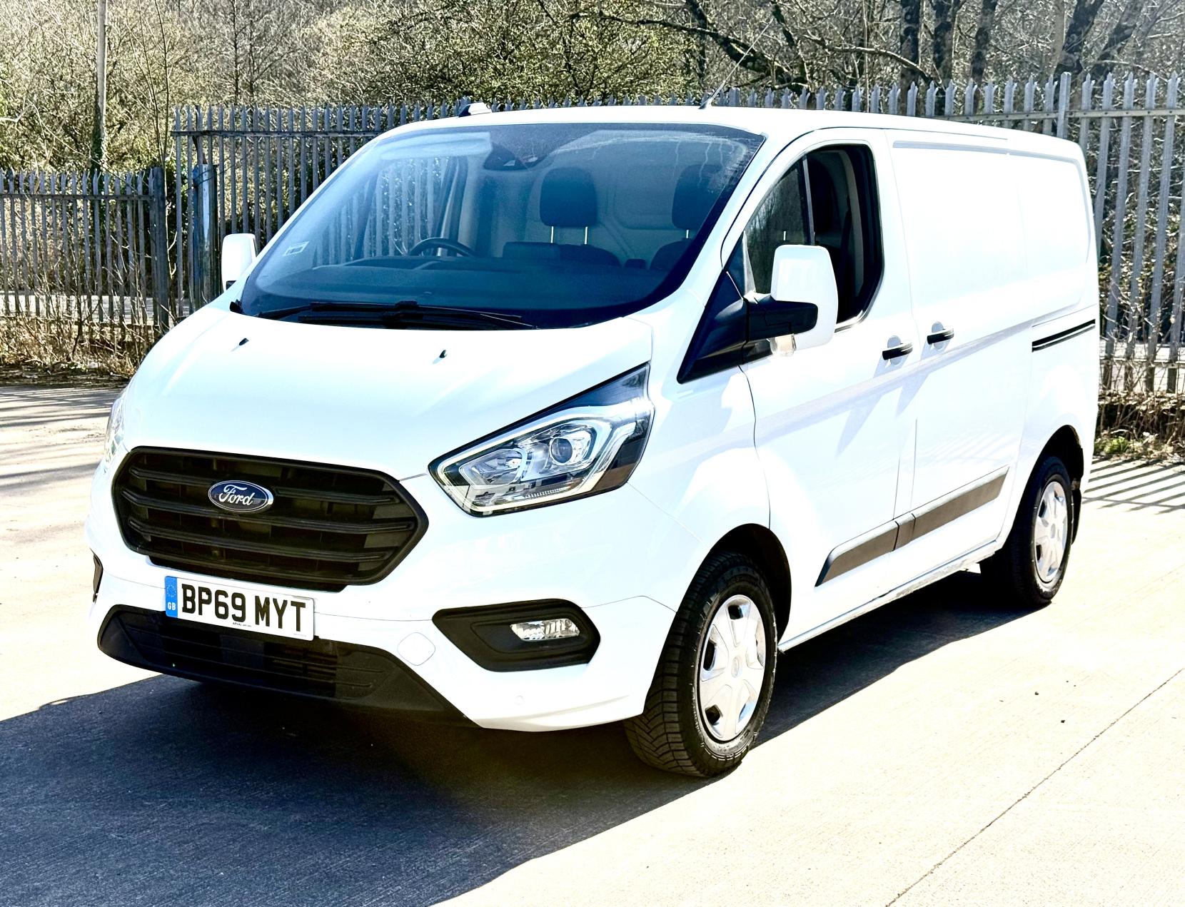 Ford Transit Custom Camper Van Converted Motorhome 2.0 300 EcoBlue Camper Van Manual L1Euro 6 (s/s)