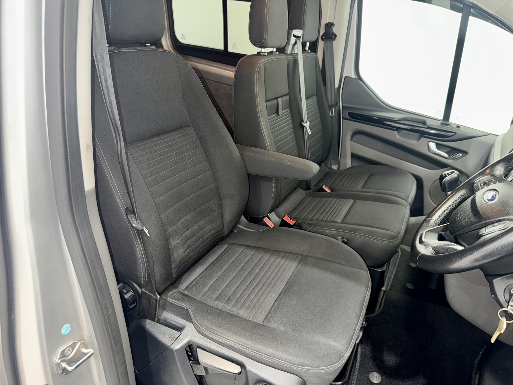 Ford Transit Custom 2.0 300 EcoBlue Limited Panel Van 5dr Diesel Manual L2 H1 Euro 6 (130 ps)
