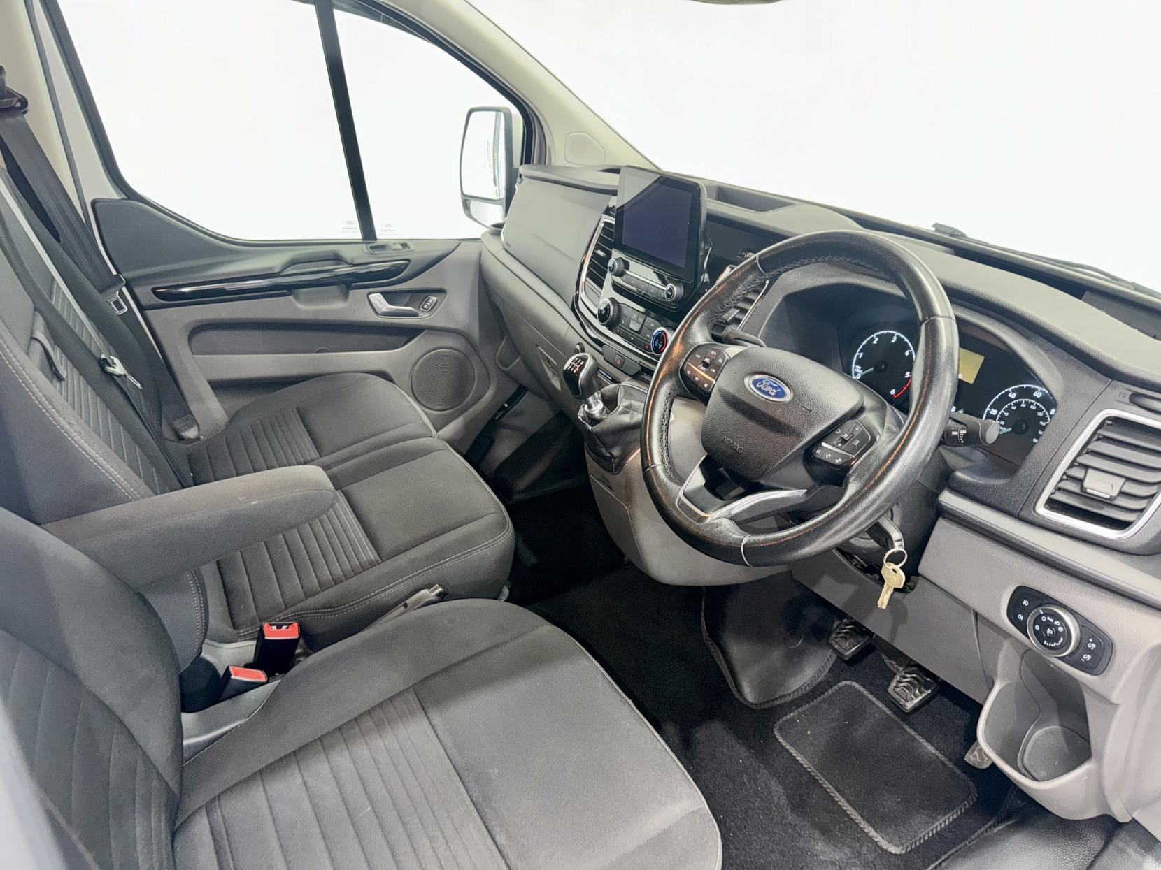 Ford Transit Custom 2.0 300 EcoBlue Limited Panel Van 5dr Diesel Manual L2 H1 Euro 6 (130 ps)