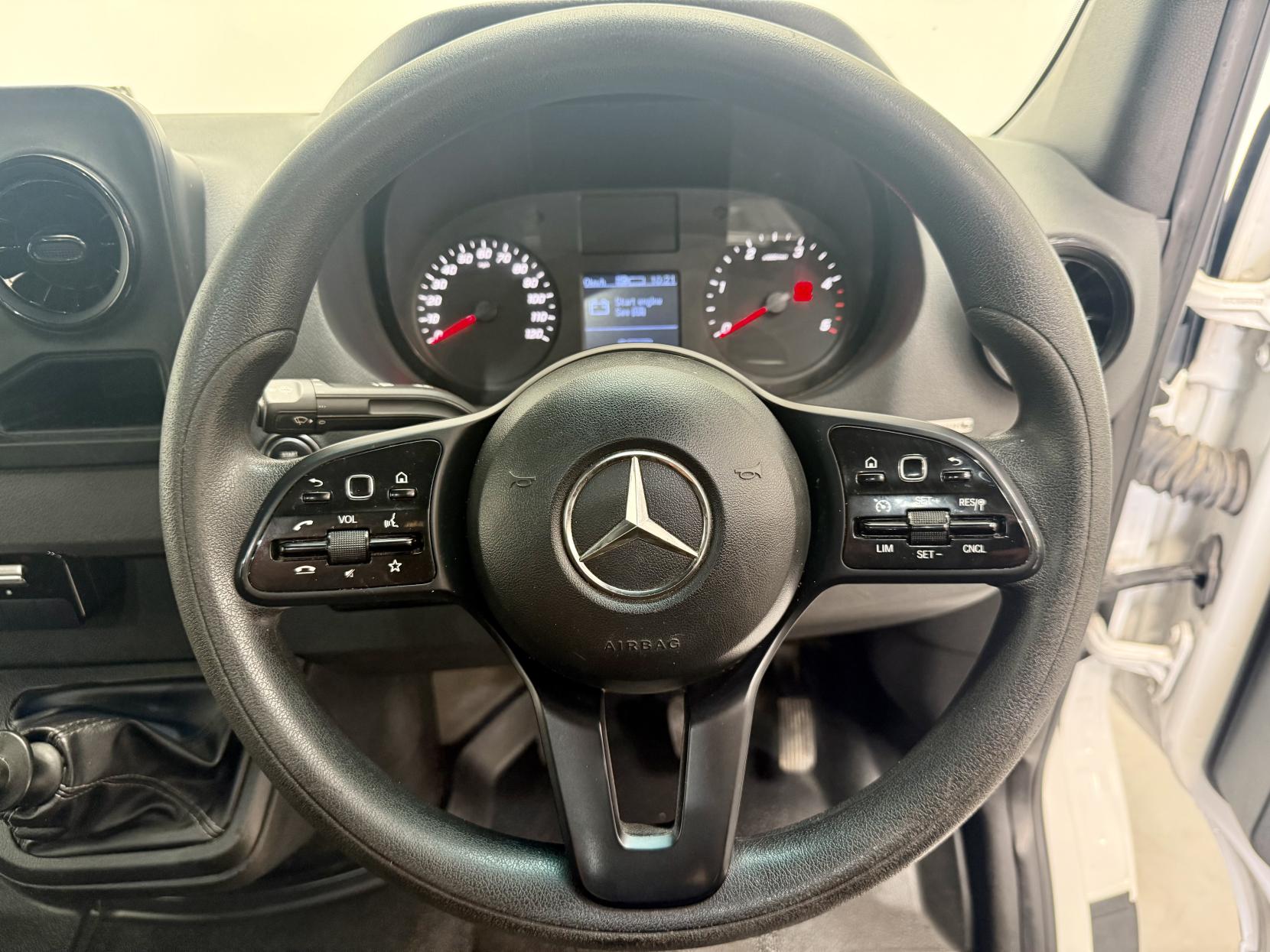Mercedes-Benz Sprinter Crew Van 6 Seats Race Van Converted Motorhome With Garage 2.1 314 6 Seater Camper Van Race Van Manual RWD L2 H1 Euro 6