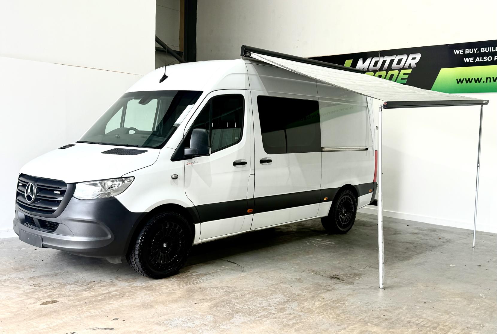 Mercedes-Benz Sprinter Crew Van 6 Seats Race Van Converted Motorhome With Garage 2.1 314 6 Seater Camper Van Race Van Manual RWD L2 H1 Euro 6