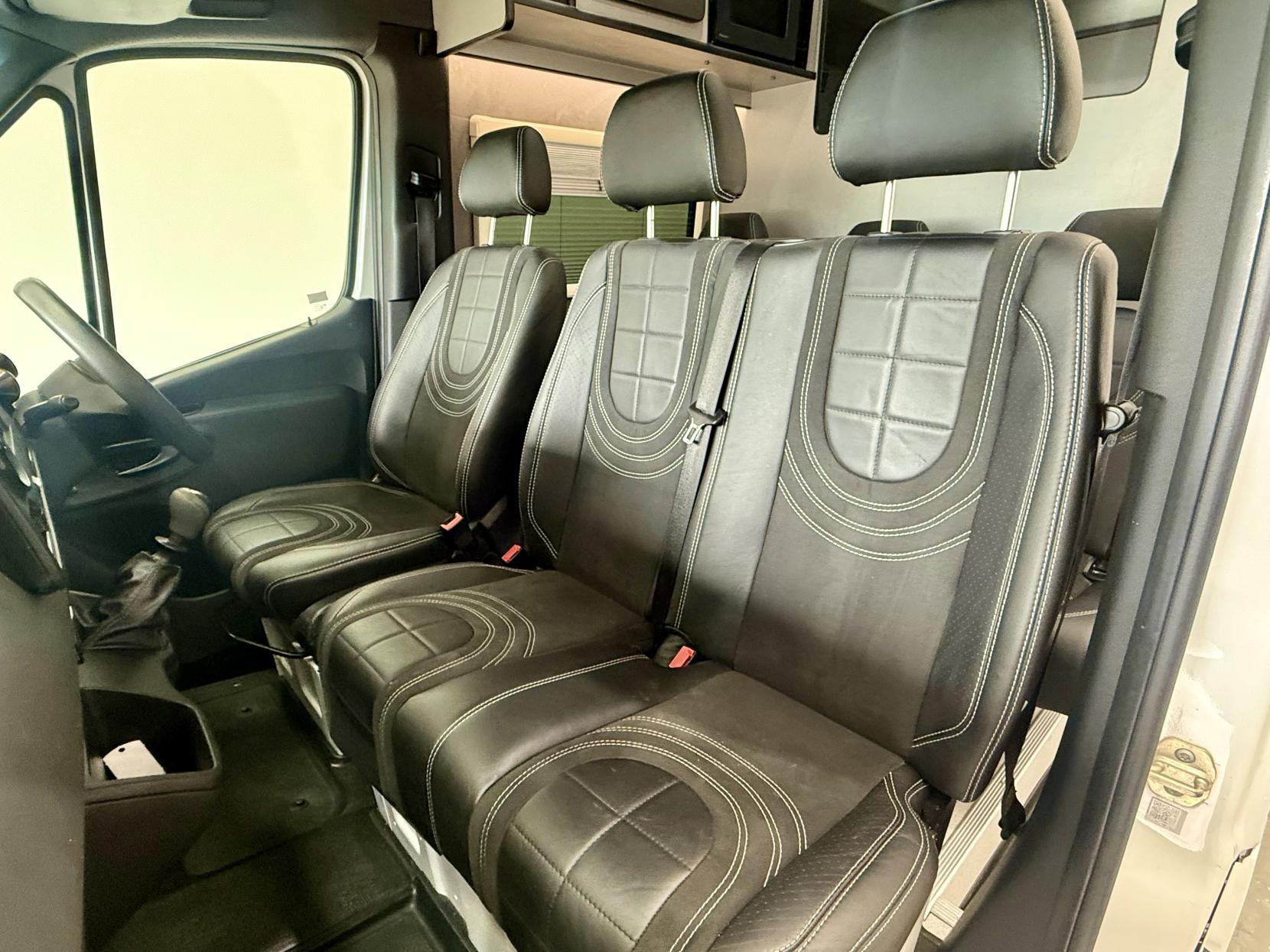 Mercedes-Benz Sprinter Crew Van 6 Seats Race Van Converted Motorhome With Garage 2.1 314 6 Seater Camper Van Race Van Manual RWD L2 H1 Euro 6