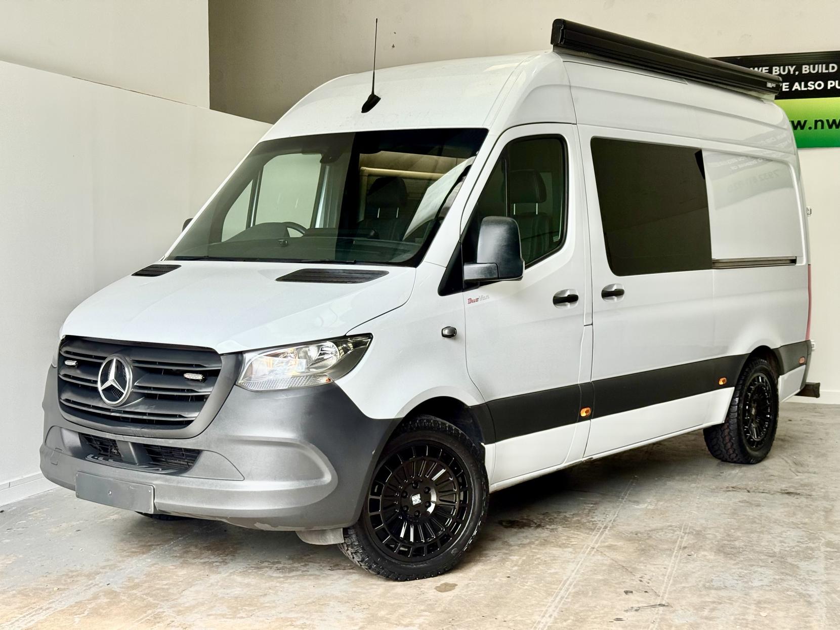 Mercedes-Benz Sprinter Crew Van 6 Seats Race Van Converted Motorhome With Garage 2.1 314 6 Seater Camper Van Race Van Manual RWD L2 H1 Euro 6