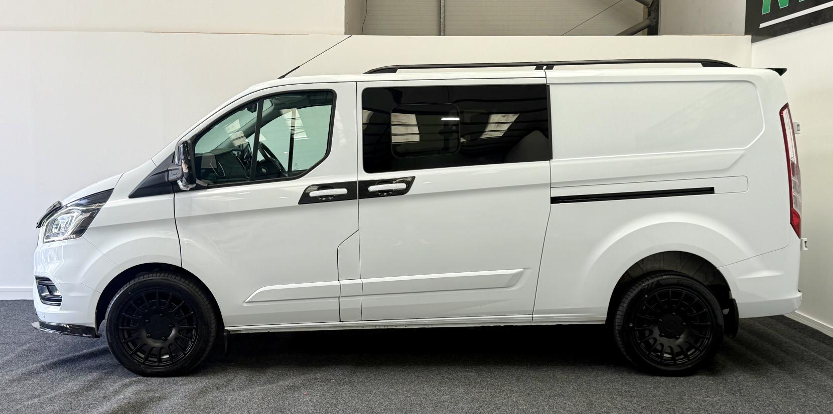 Ford Transit Custom 2.0 320 EcoBlue Limited Crew Van Double Cab 5dr Diesel Auto L2 H1 Euro 6 (130 ps)