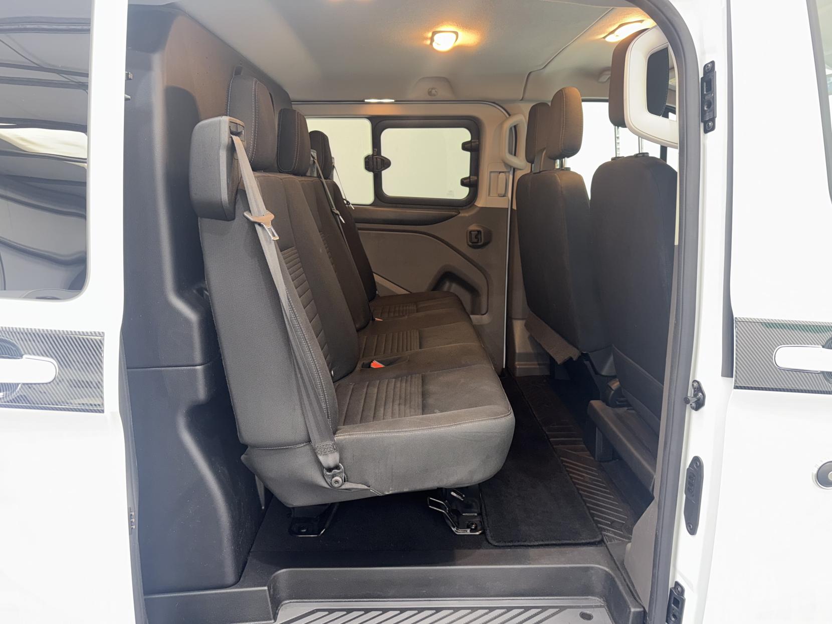Ford Transit Custom 2.0 320 EcoBlue Limited Crew Van Double Cab 5dr Diesel Auto L2 H1 Euro 6 (130 ps)