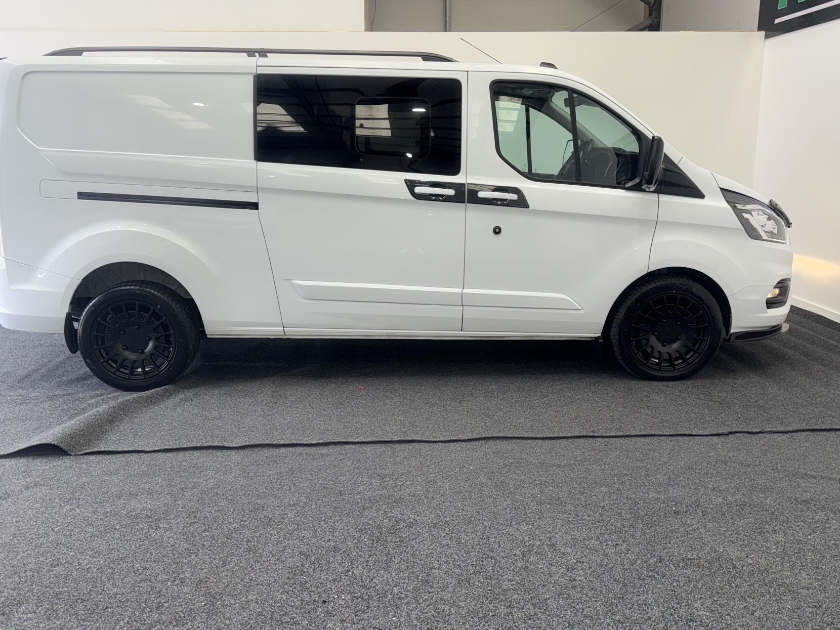 Ford Transit Custom 2.0 320 EcoBlue Limited Crew Van Double Cab 5dr Diesel Auto L2 H1 Euro 6 (130 ps)